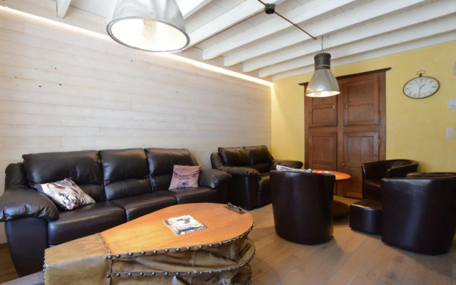 Lavish Holiday Home in Chassepierre With Terrace