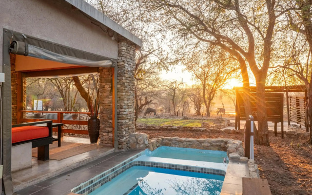 Foxy Crocodile Bush Lodge & Kruger Safari's - No Loadshedding