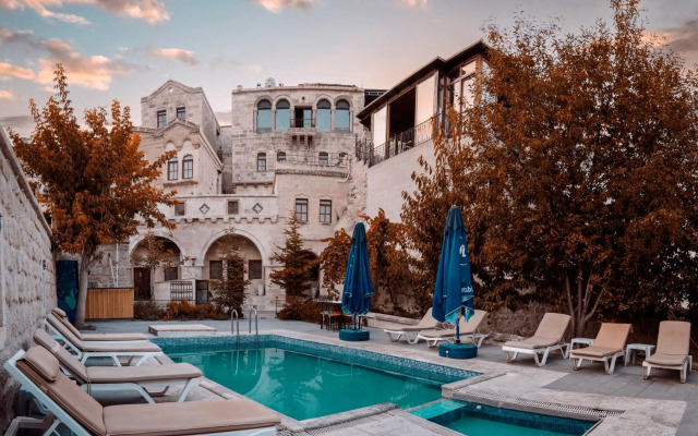 Tekkaya Cave Hotel