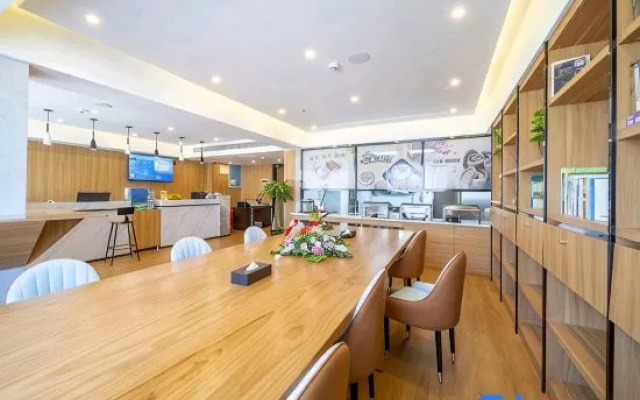 Xiaoxiang Lakeside Hotel (Yongzhou Municipal Committee Zhongbang Plaza Imperial Branch)
