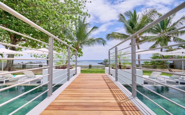 Les Estivales Beachfront Suites & Penthouses with LOV