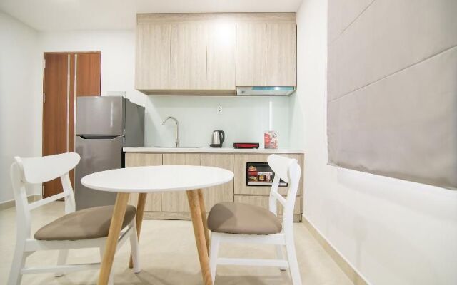 RedDoorz Premium near E-Town 3