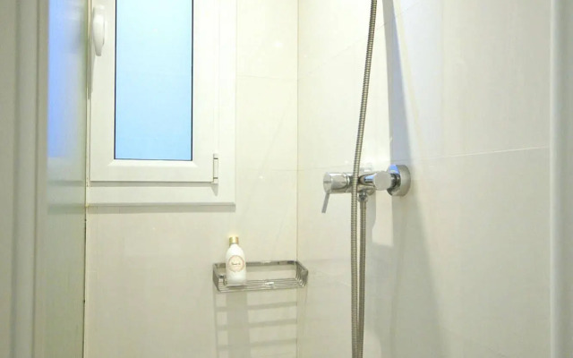 Flateli Enric Granados 72