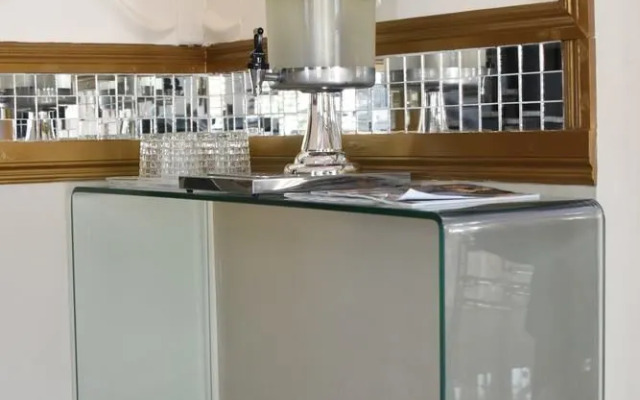 Umqhele Bed  Breakfast