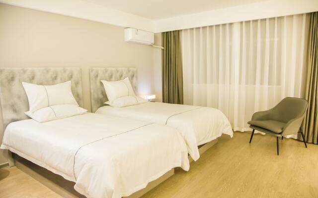 Magnolia Guilin Yangshuo West Street Hotel