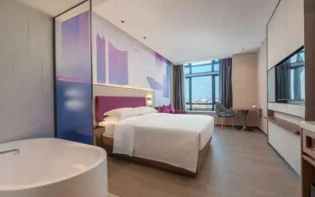 Heyi light luxury hotel