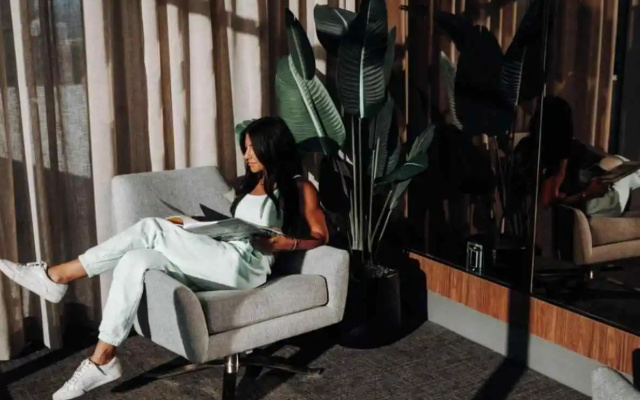 Level Furnished Living