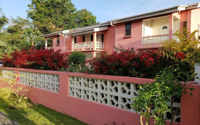 Gentle Breeze Apartments