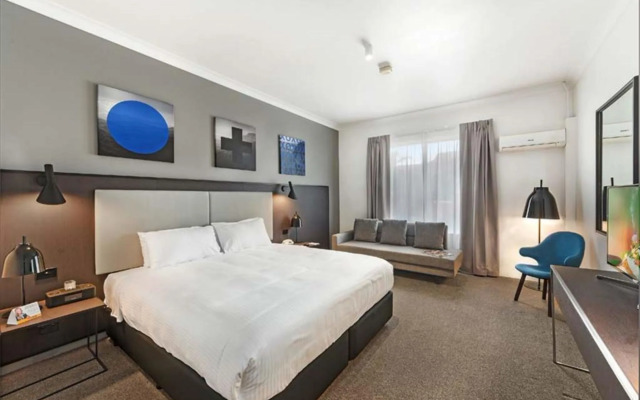 Silkari Urban CKS Sydney Airport Hotel