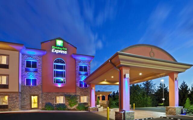 Holiday Inn Express Portland South-Lake Oswego, an IHG Hotel