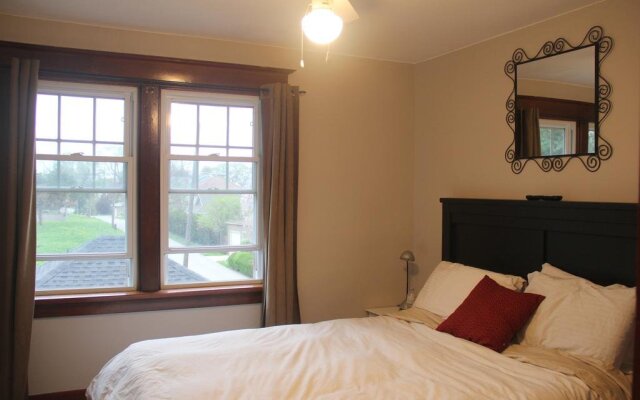 Eastwood Tourist Lodge