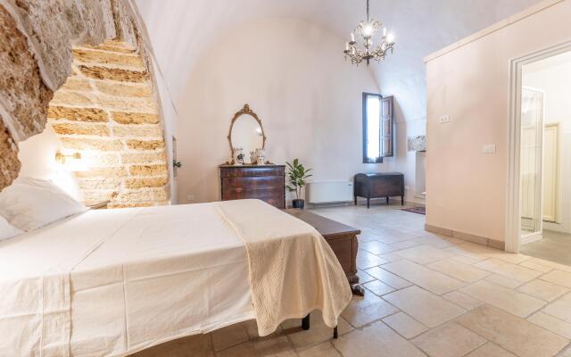 19th Apartment and Modern Pool