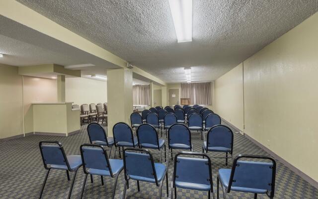 Red Roof Inn Meridian