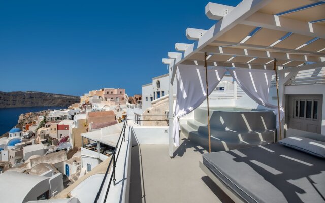 Kaleidoscope Oia Suites