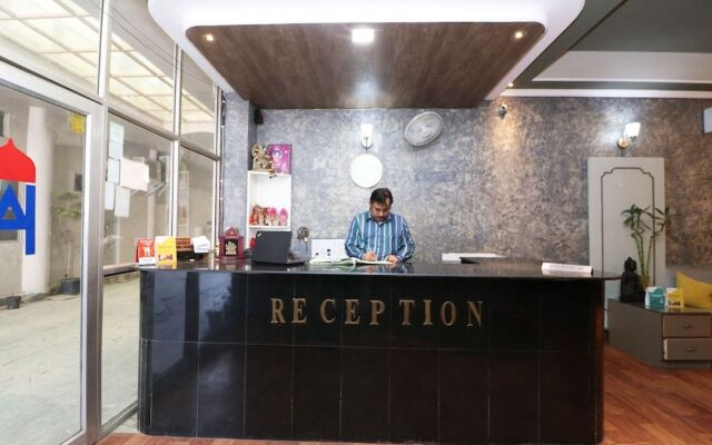 OYO 36085 Hotel Apollo Agra