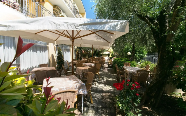 Hotel Serenella