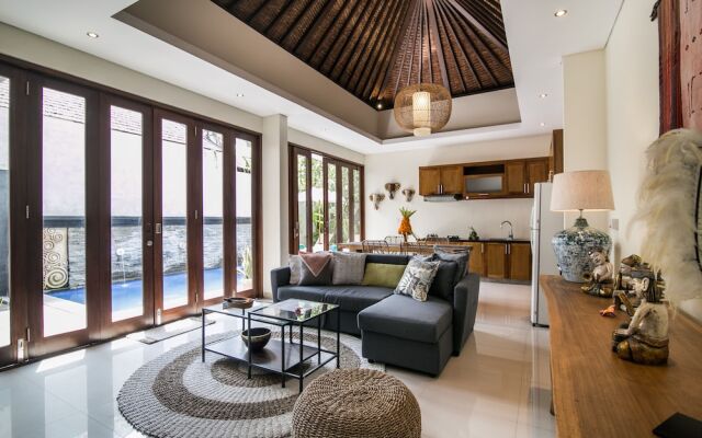 MariJo Villa