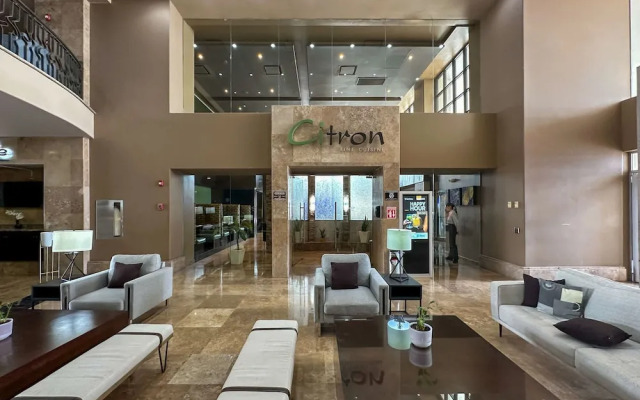 5BR Beachfront Luxury Condo