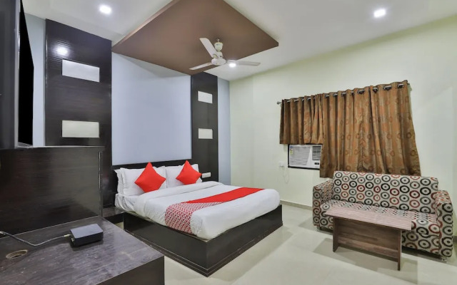 OYO 19003 Flagship Hotel Rudra Mahal