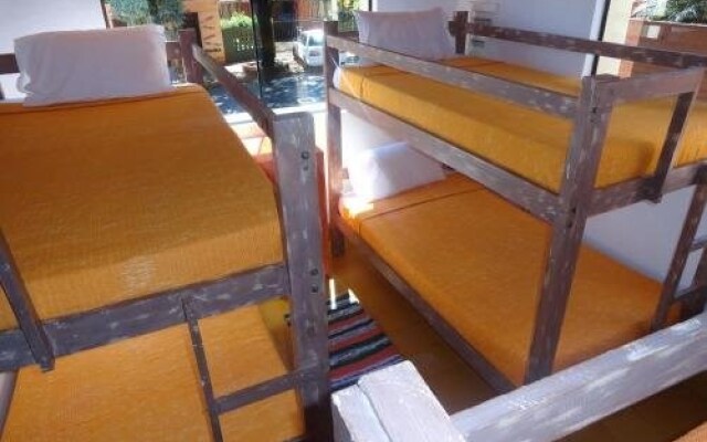 Colonial Hostel & Camping