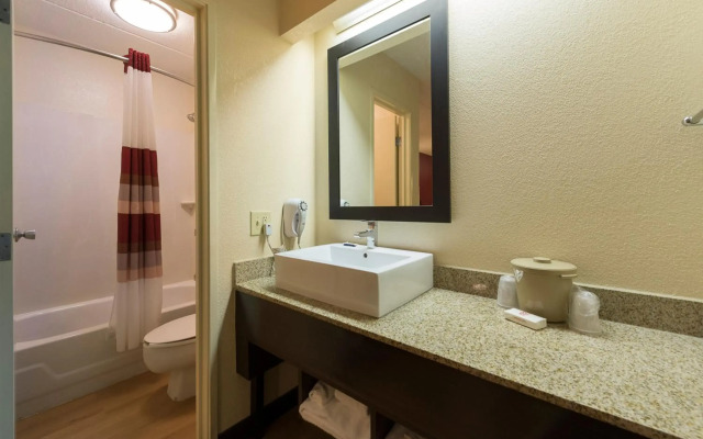 Red Roof Inn PLUS+ University at Buffalo - Amherst