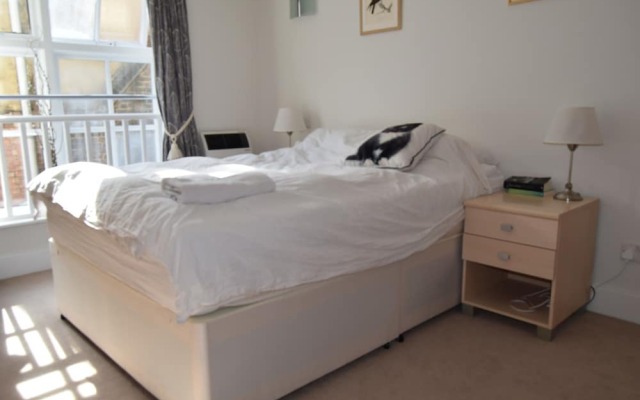 1 Bedroom Flat In Holborn