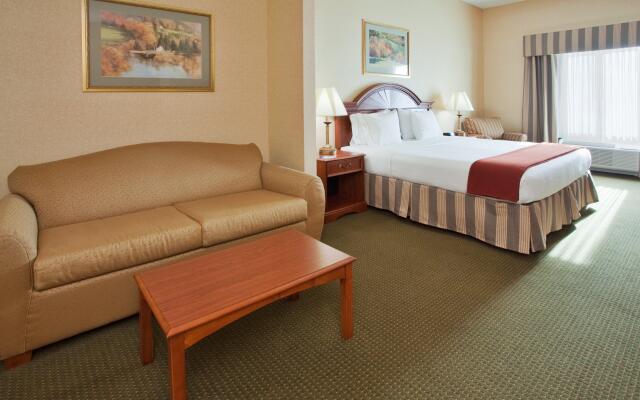 Holiday Inn Express Hotel & Suites Drums by IHG