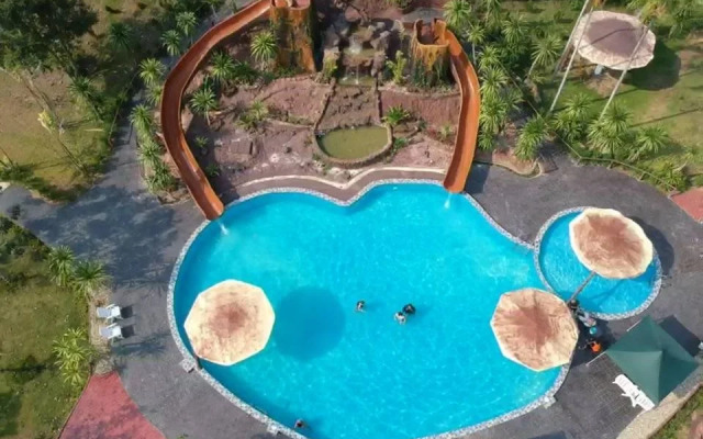 Alongkorn Farm and Resort