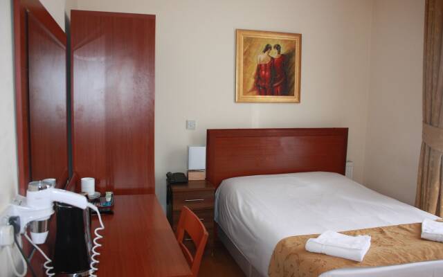 Corner House Hotel
