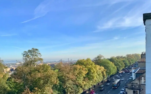 Incredible Edinburgh Penthouse Apartment With Roof Terrace