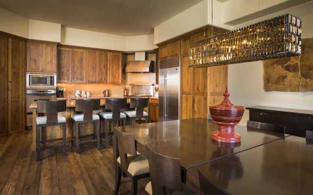 Bachelor Gulch Village