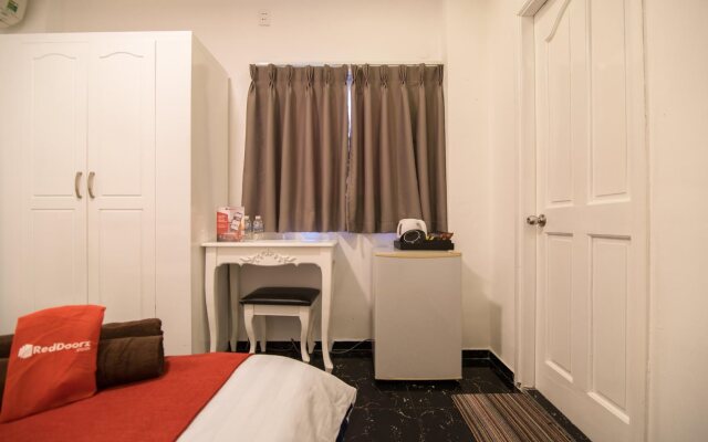 The Phoenix 74 Hotel