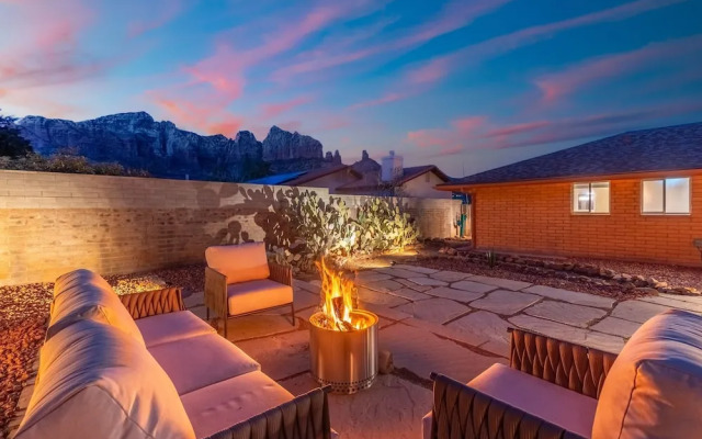 NEW Redrock Experience Views Firepit Hottub