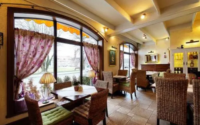 Hotelik & Restauracja Złota Kaczka