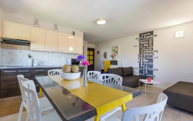Apartments & Rooms Laganini