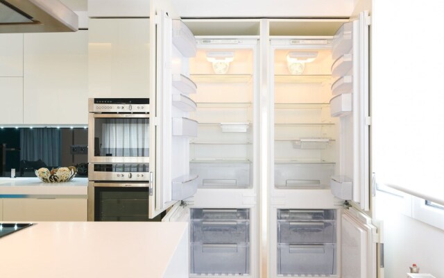 180m² homm Newly Renovated Luxurious Penthouse