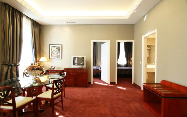 Piraeus Theoxenia Hotel