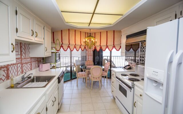 Maisons-sur-mer #608 Ocean Front