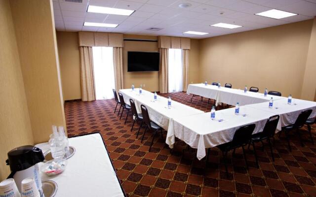 Holiday Inn Express Hotel & Suites Harrisburg West by IHG