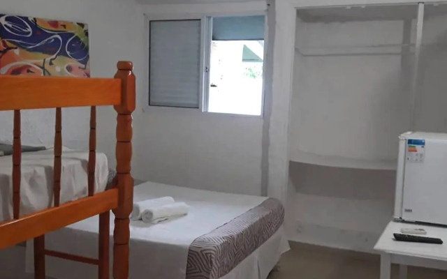 Tropical Hostel e Pousada