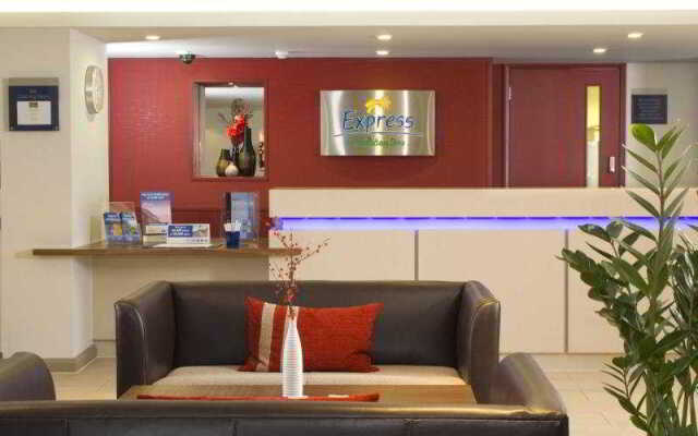 Holiday Inn Express Warwick M4-j15