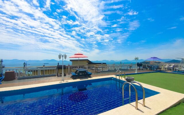 Namhae Alhambra Pension