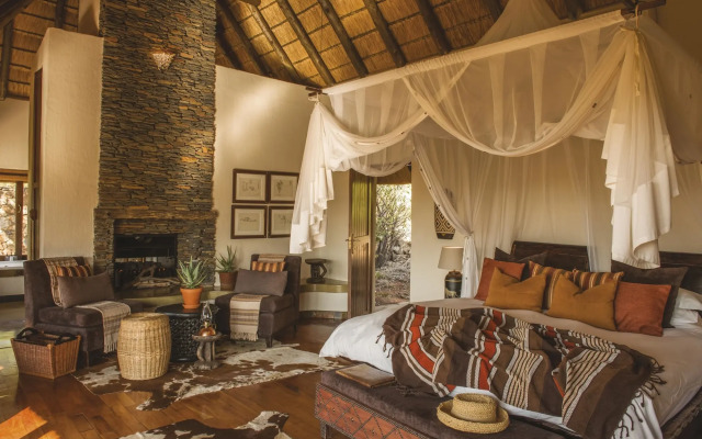 Tuningi Safari Lodge