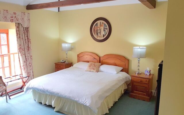 Roade House Hotel