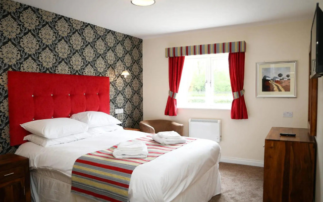 Cuttle Bridge Inn Hotel