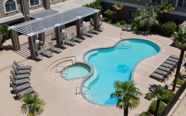 Best Western Plus Abbey Inn