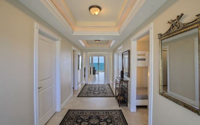 Majestic Reef Penthouse - 3 Br Condo