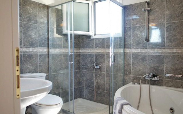 Villa-aris Stunning sea Views