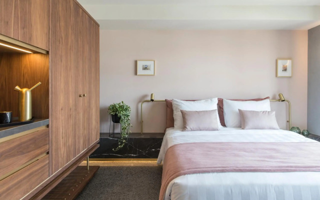 Perianth Hotel