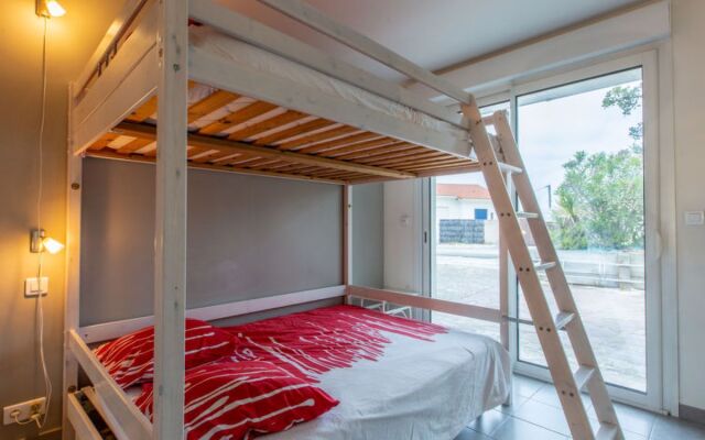 Les Bai?nes (VIB220)